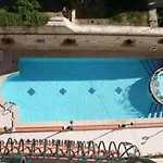White Dolphin Complex Appart hôtel 3*