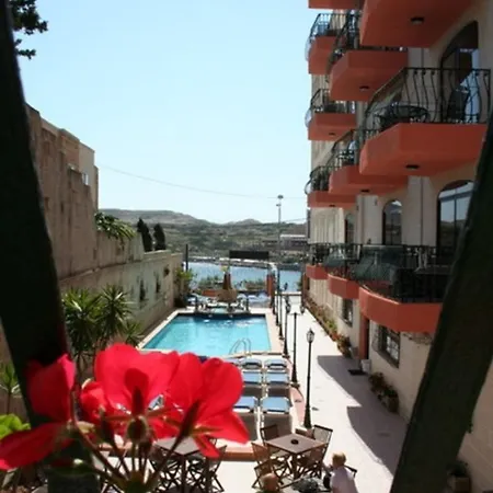 Aparthotel White Dolphin Complex 3*