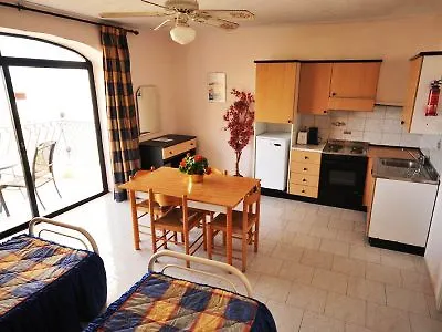 White Dolphin Complex Ξενοδοχείο με διαμερίσματα