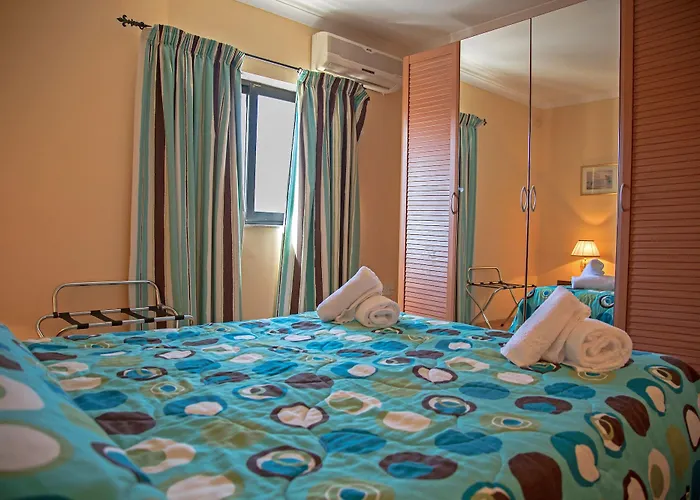 White Dolphin Complex Lejlighedshotel