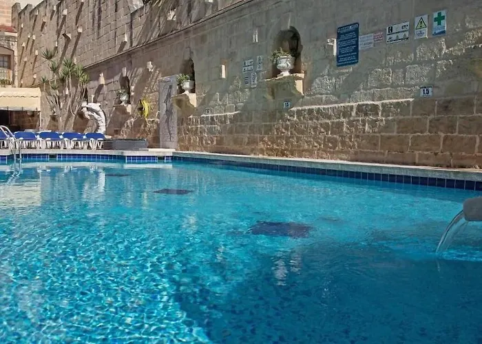 Ξενοδοχείο με διαμερίσματα White Dolphin Complex 3*