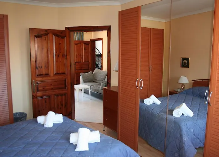 White Dolphin Complex Ξενοδοχείο με διαμερίσματα 3*