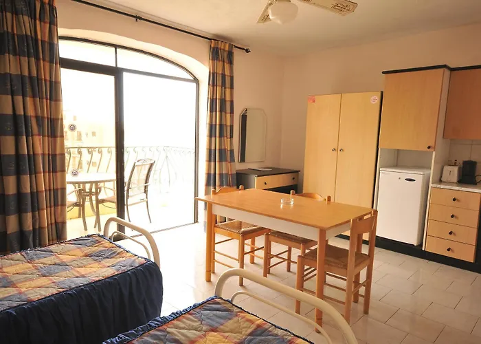 White Dolphin Complex Qawra