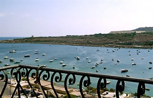 Ξενοδοχείο με διαμερίσματα White Dolphin Complex