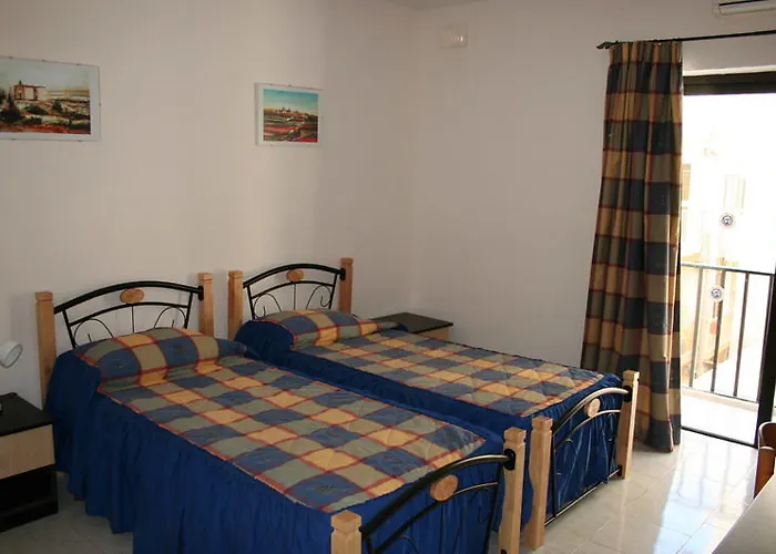 White Dolphin Complex Ξενοδοχείο με διαμερίσματα Qawra