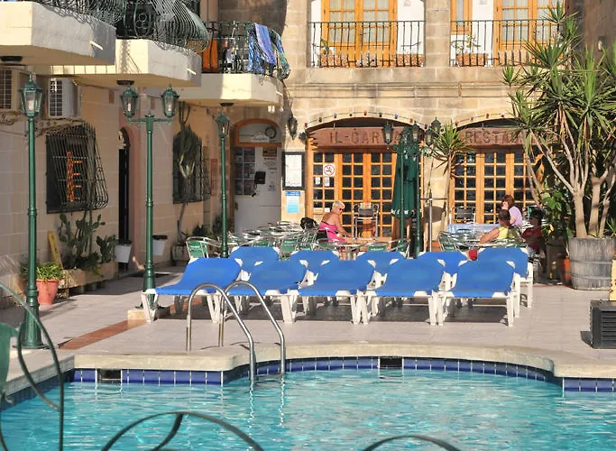 White Dolphin Complex 3* Qawra