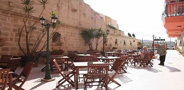 Ξενοδοχείο με διαμερίσματα White Dolphin Complex 3*