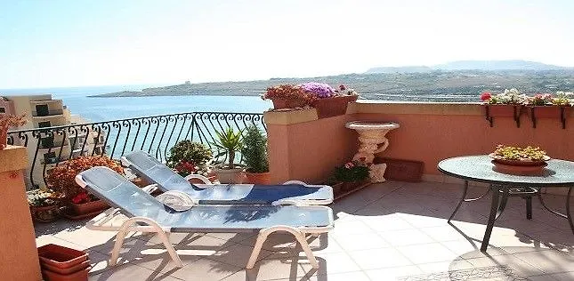 White Dolphin Complex Lejlighedshotel