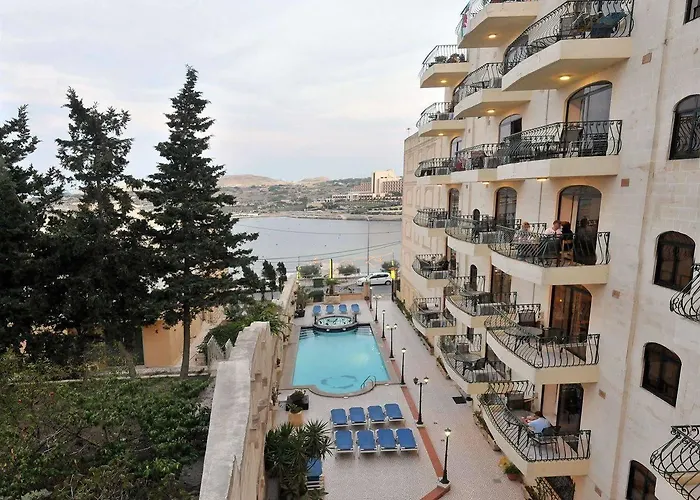 White Dolphin Complex Qawra